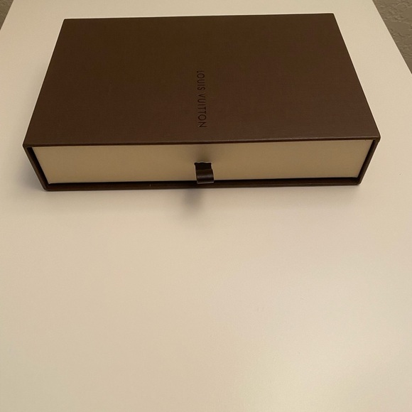 100% Authentic Louis Vuitton pull box - Picture 8 of 8